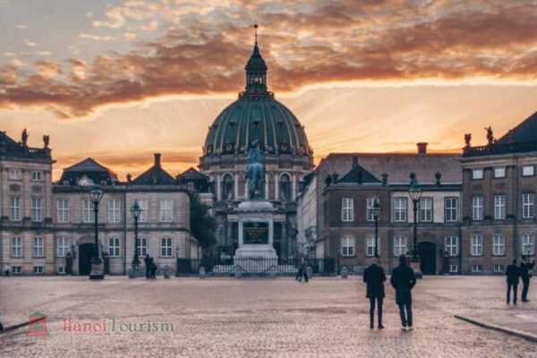 Amalienborg Palace – Copenhagen-Đan Mạch
